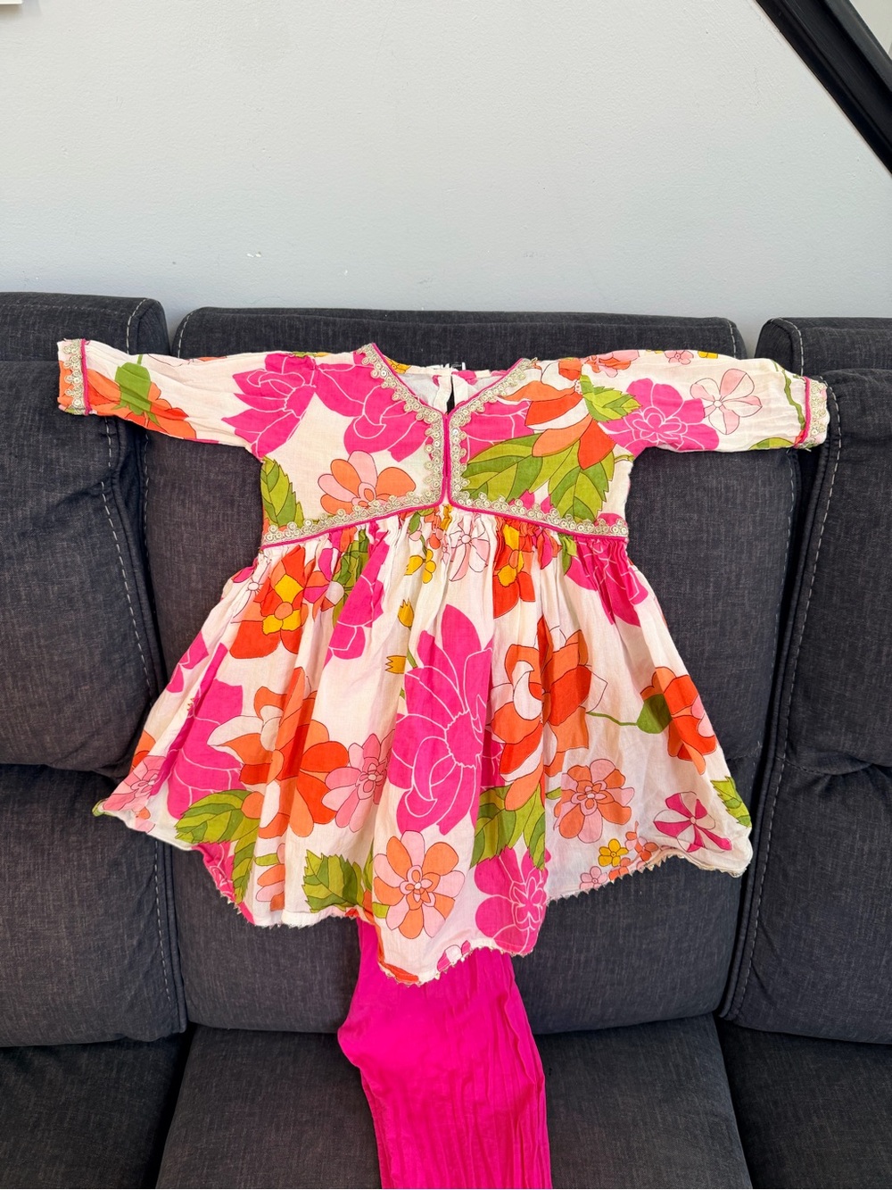 Girls Floral Pink & Orange Peasant Dress 3-4 years old